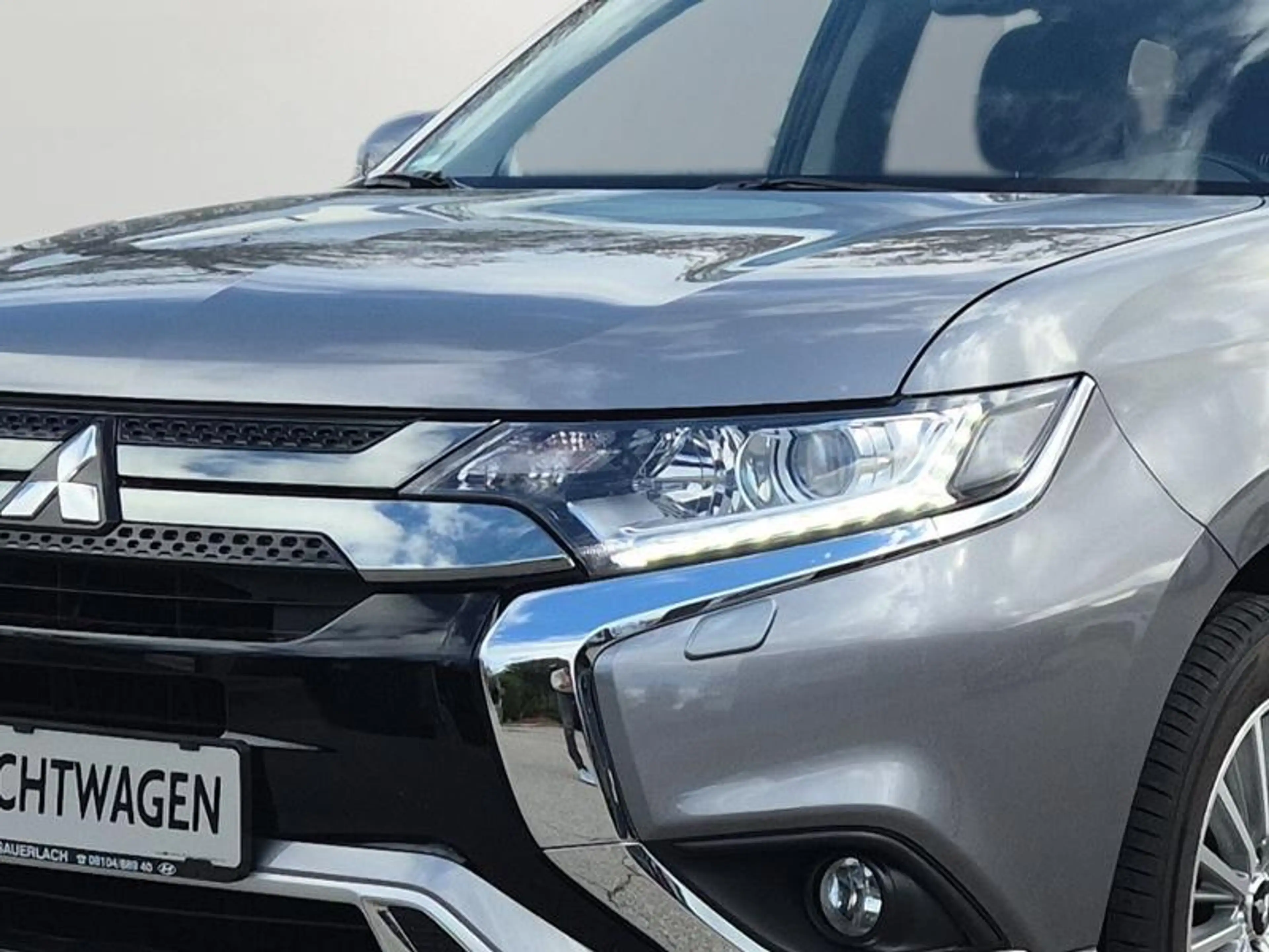 Mitsubishi Outlander PHEV BASIS Spirit 2.4 4WD Kamera AC — photo 5