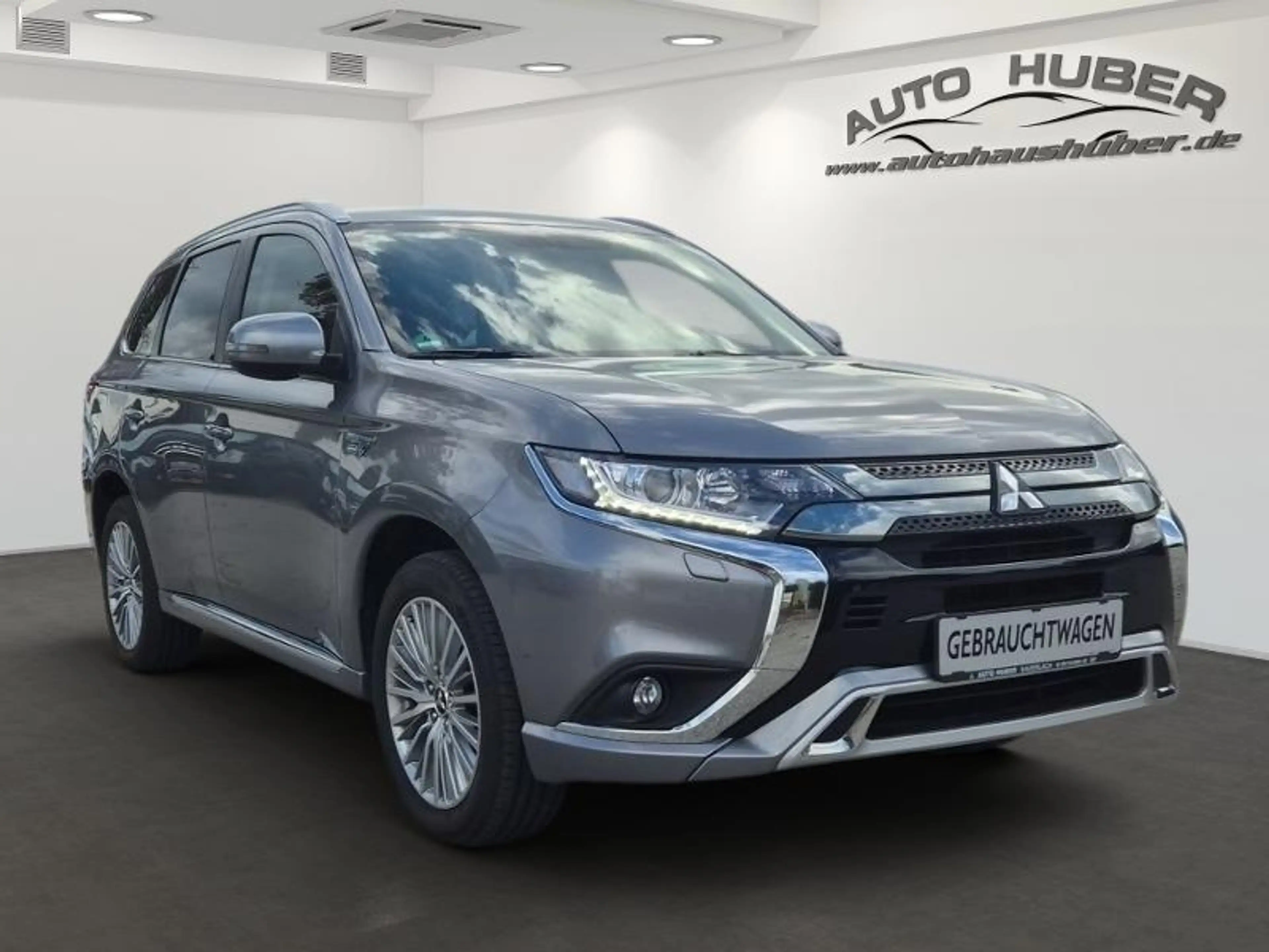 Mitsubishi Outlander PHEV BASIS Spirit 2.4 4WD Kamera AC — photo 2