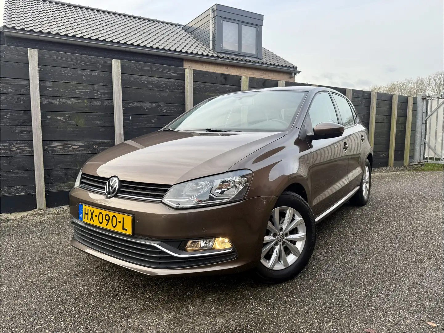 Volkswagen Polo 1.2 TSI Comfortline NL-auto Braun - 1