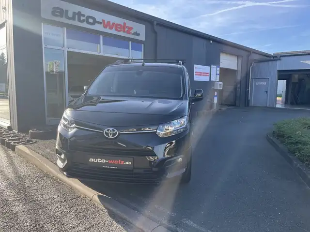 Toyota Proace Proace City Verso 1.2 Turbo L2 Team Deutschland