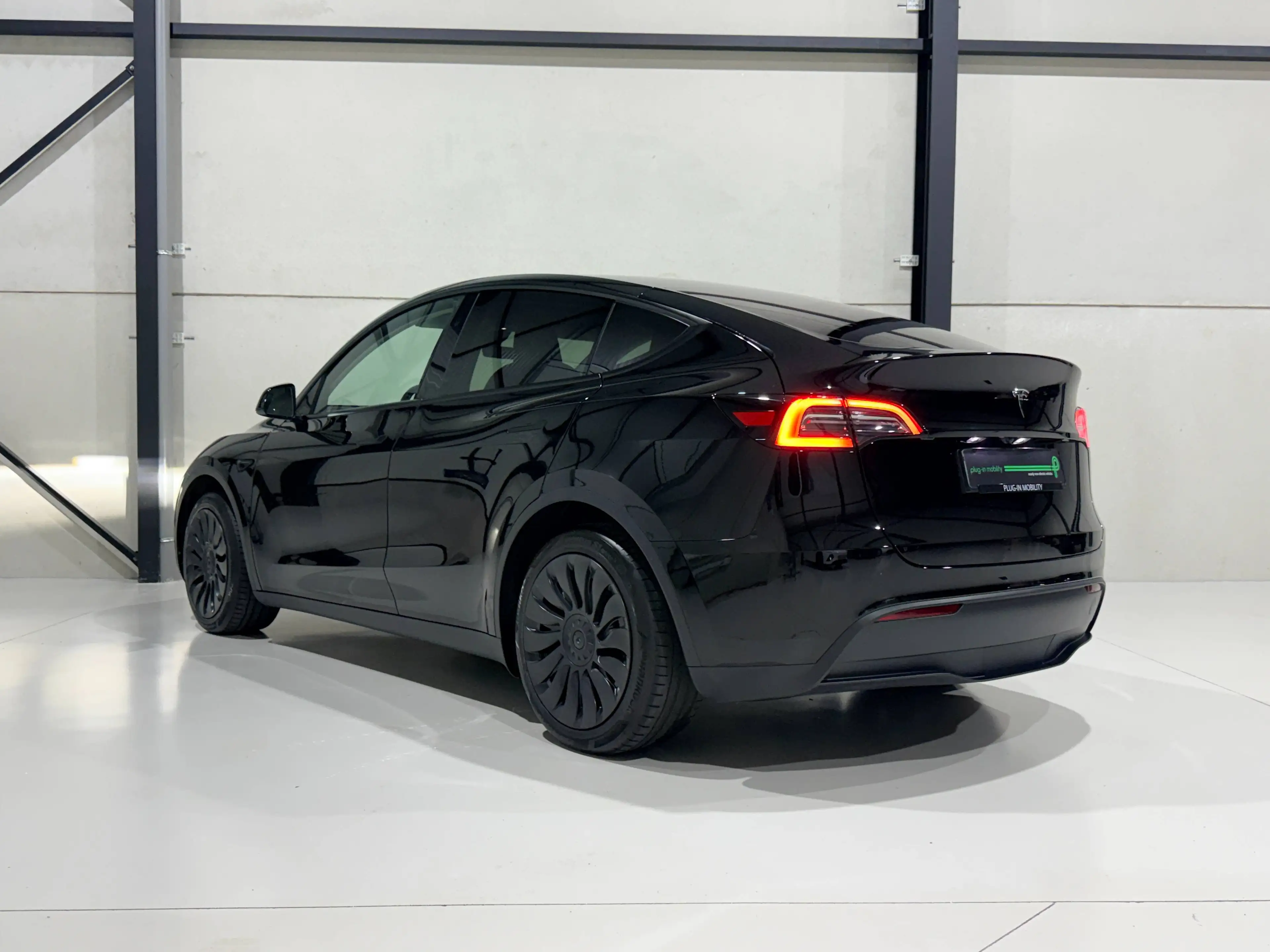 Tesla Model Y Model Y SR full Black! 320PK 29743,8 excl BTW — photo 2