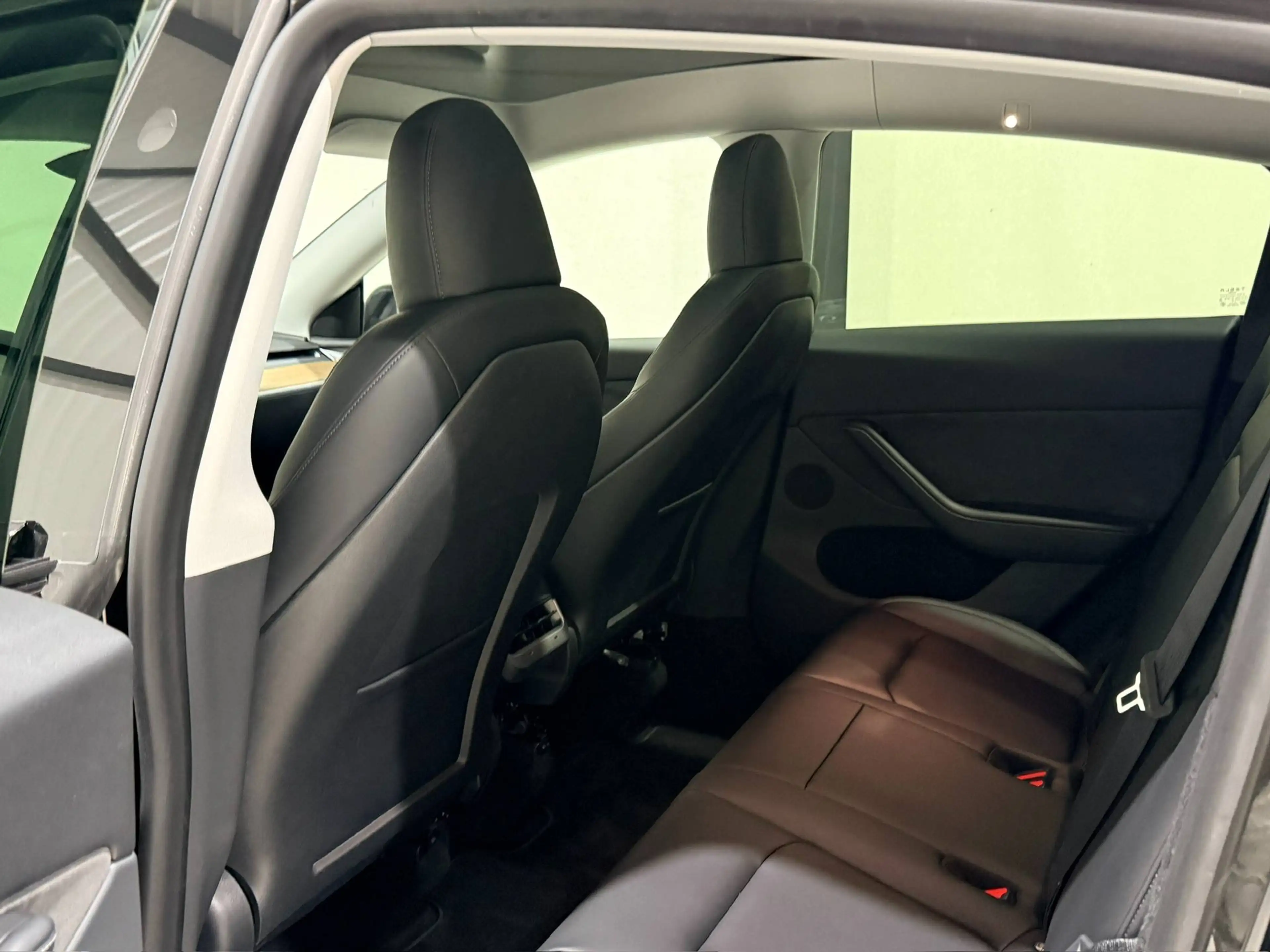 Tesla Model Y Model Y SR full Black! 320PK 29743,8 excl BTW — photo 7