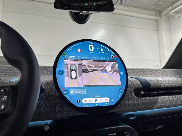 Mini Hatch view 13