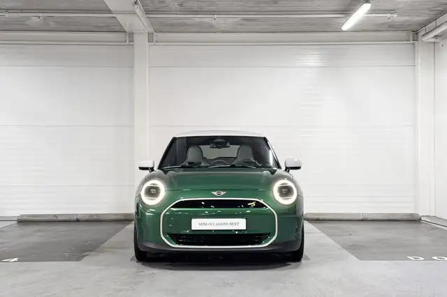 Mini Hatch view 5