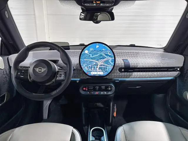 Mini Hatch view 11