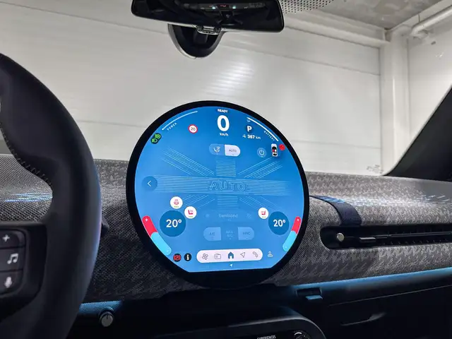 Mini Hatch view 15