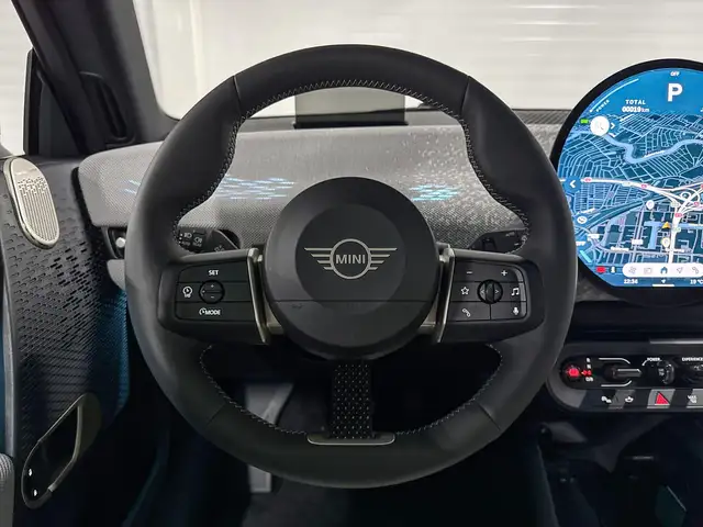 Mini Hatch view 12