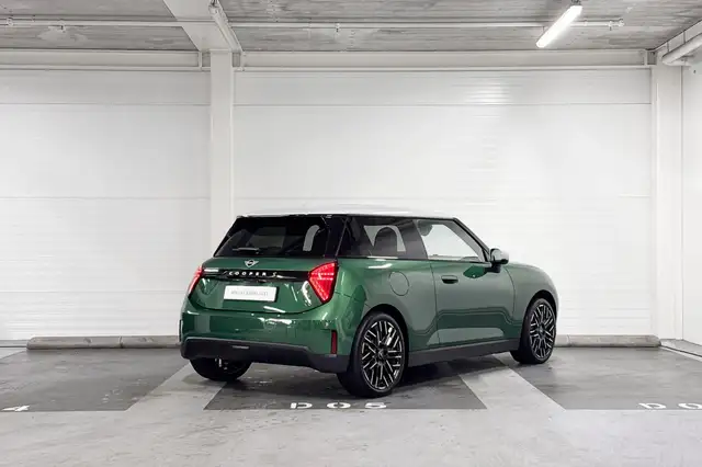 Mini Hatch view 6
