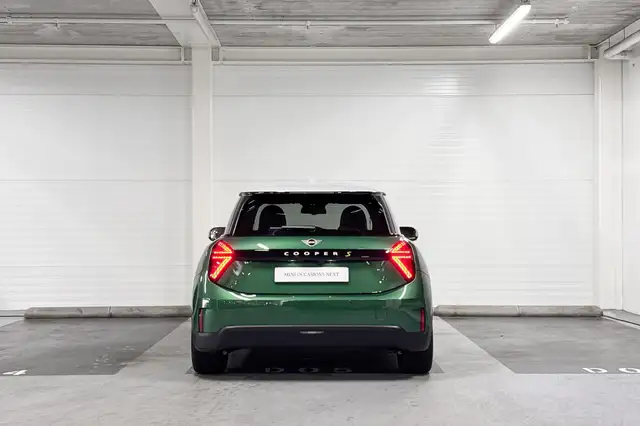 Mini Hatch view 7