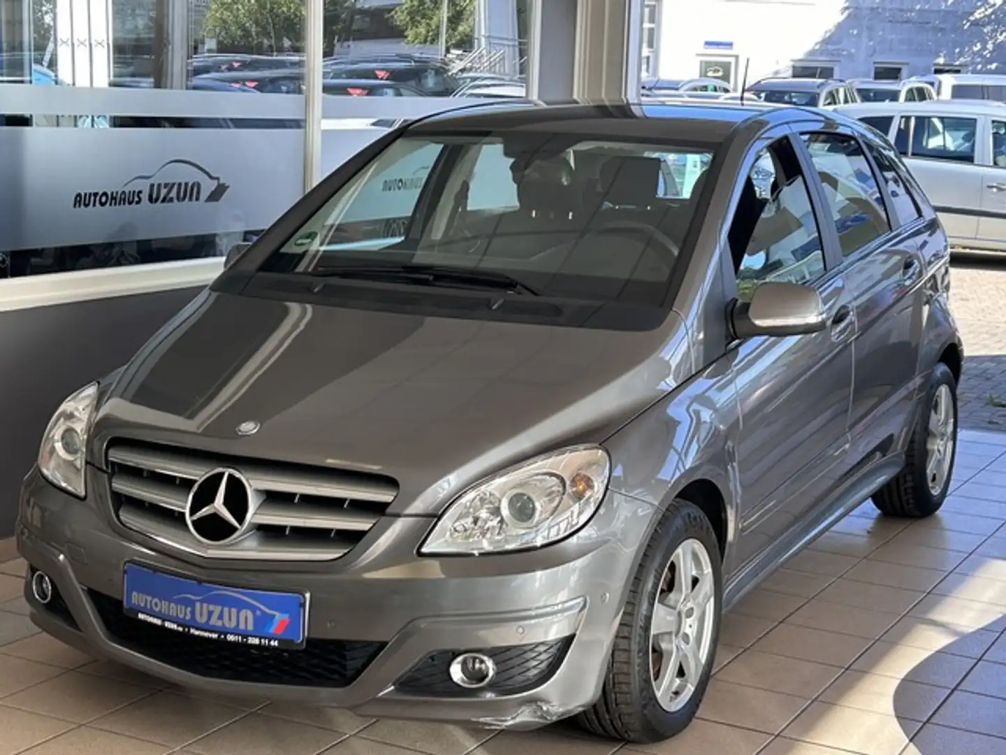 Mercedes-Benz B 180 CDI Klima Tempomat Navigation Tüv neu PDC Grau - 1