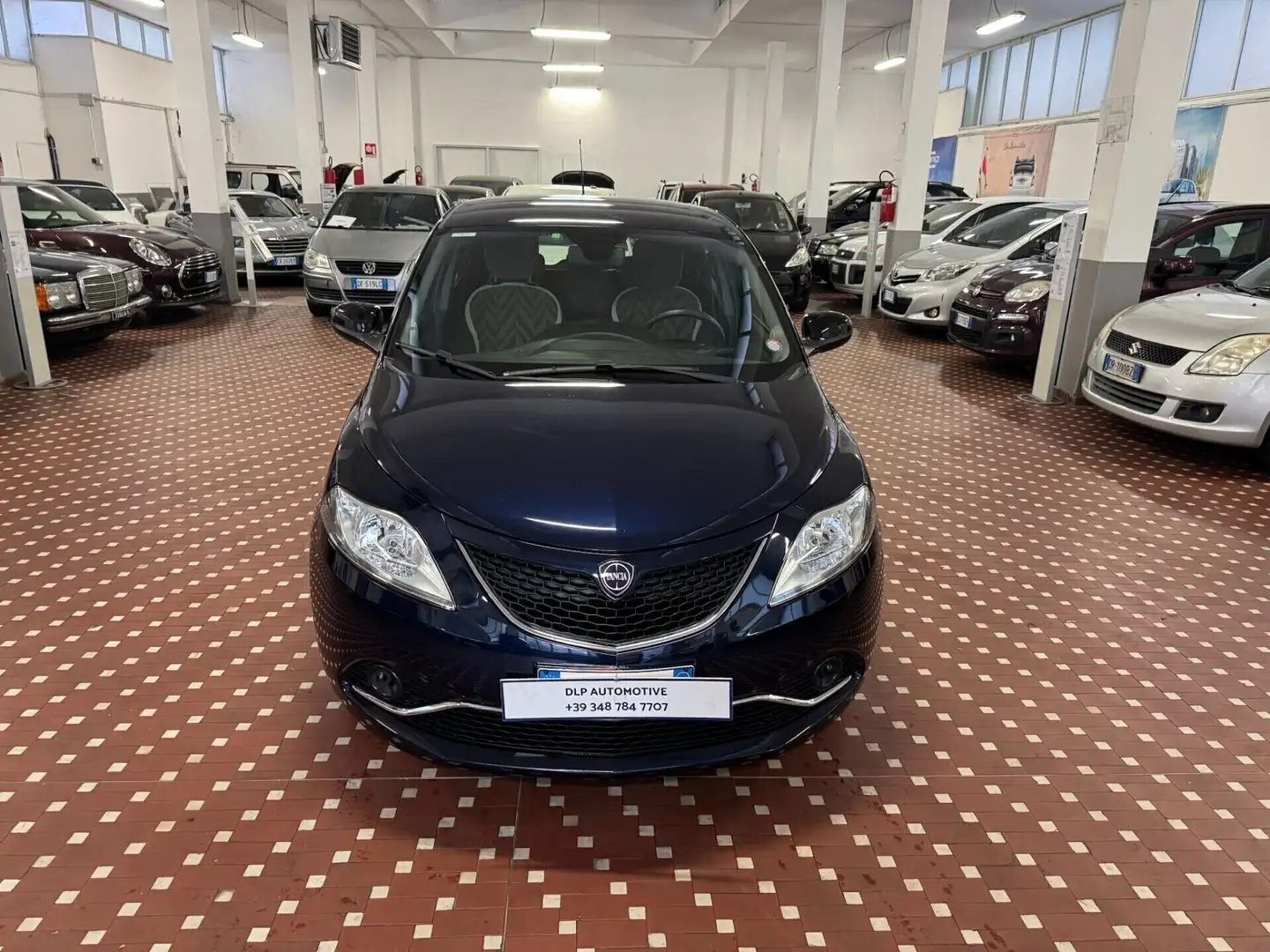 Lancia Ypsilon Ypsilon 1.2 69 CV 5 porte Platinum Blau - 2