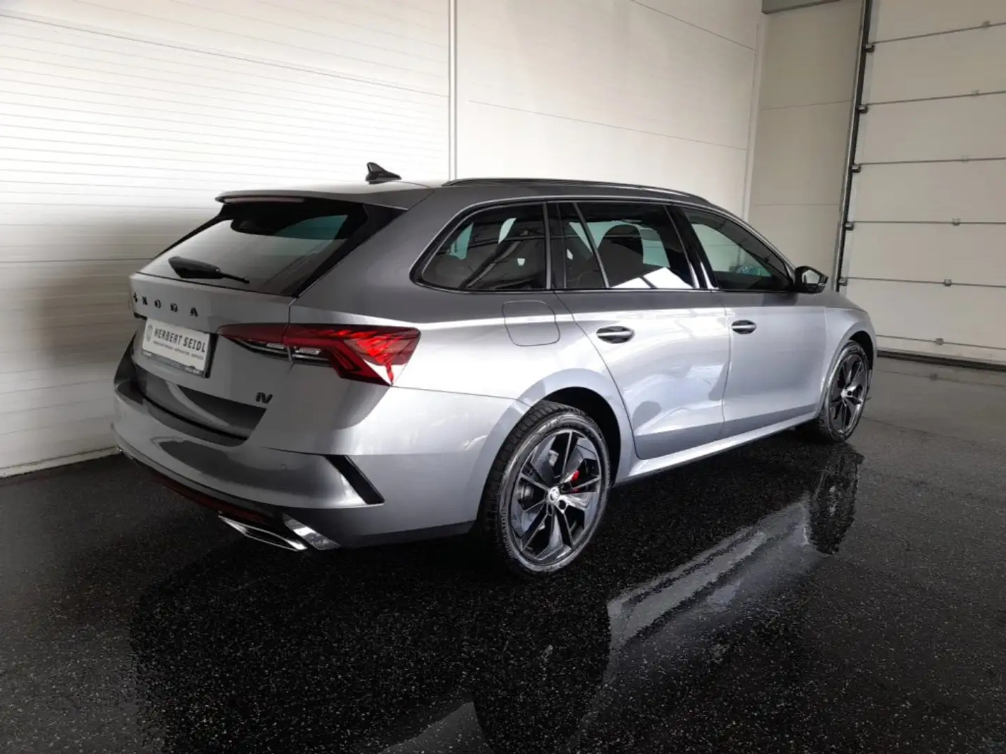 Skoda Octavia Combi RS PHEV 150/245 DSG *MATRIX-LED / 18 ZOLL / VIRTUELL / NAVI / KEYLESS / SOUNDAKTOR* Grau - 2