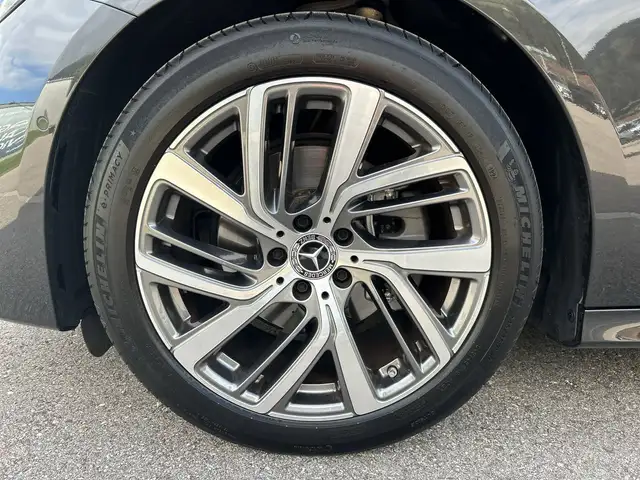 Mercedes-Benz E 220 d 4MATIC T-Modell Stdhz PTS AHK LED SHZ Ansicht 13