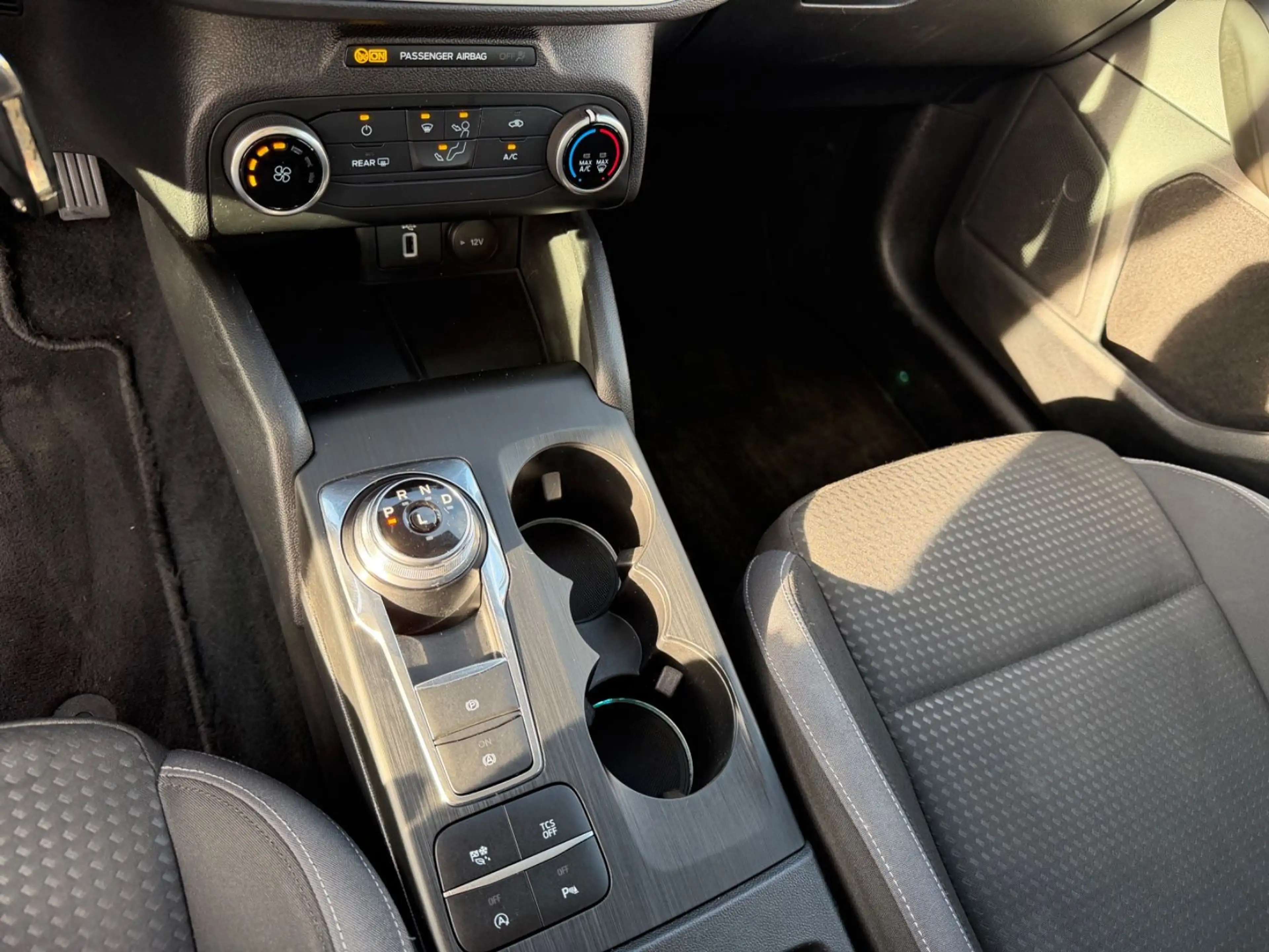 Ford Focus Cool & Connect AUTOMATIK NAVI LED PDC — photo 17
