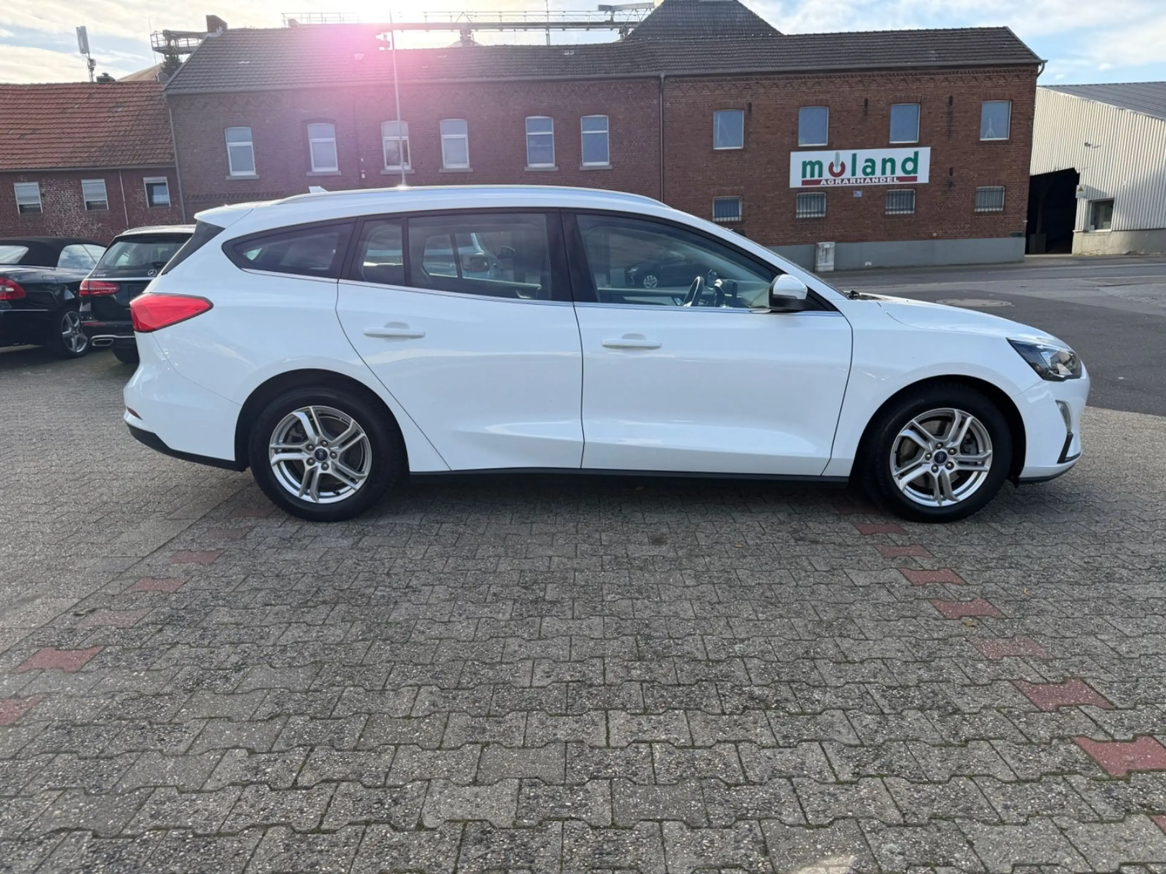 Ford Focus Cool & Connect AUTOMATIK NAVI LED PDC — photo 4