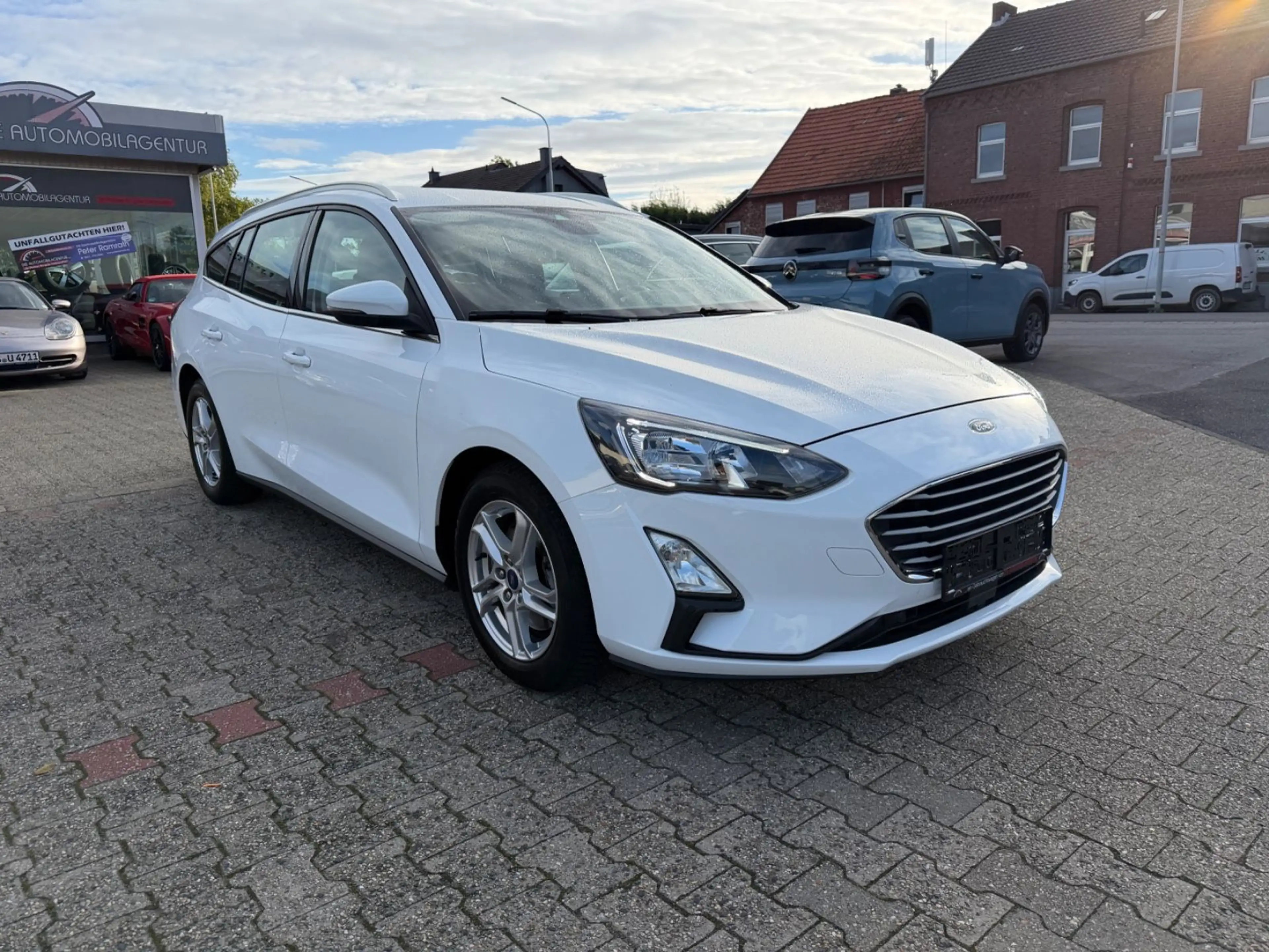 Ford Focus Cool & Connect AUTOMATIK NAVI LED PDC — photo 3
