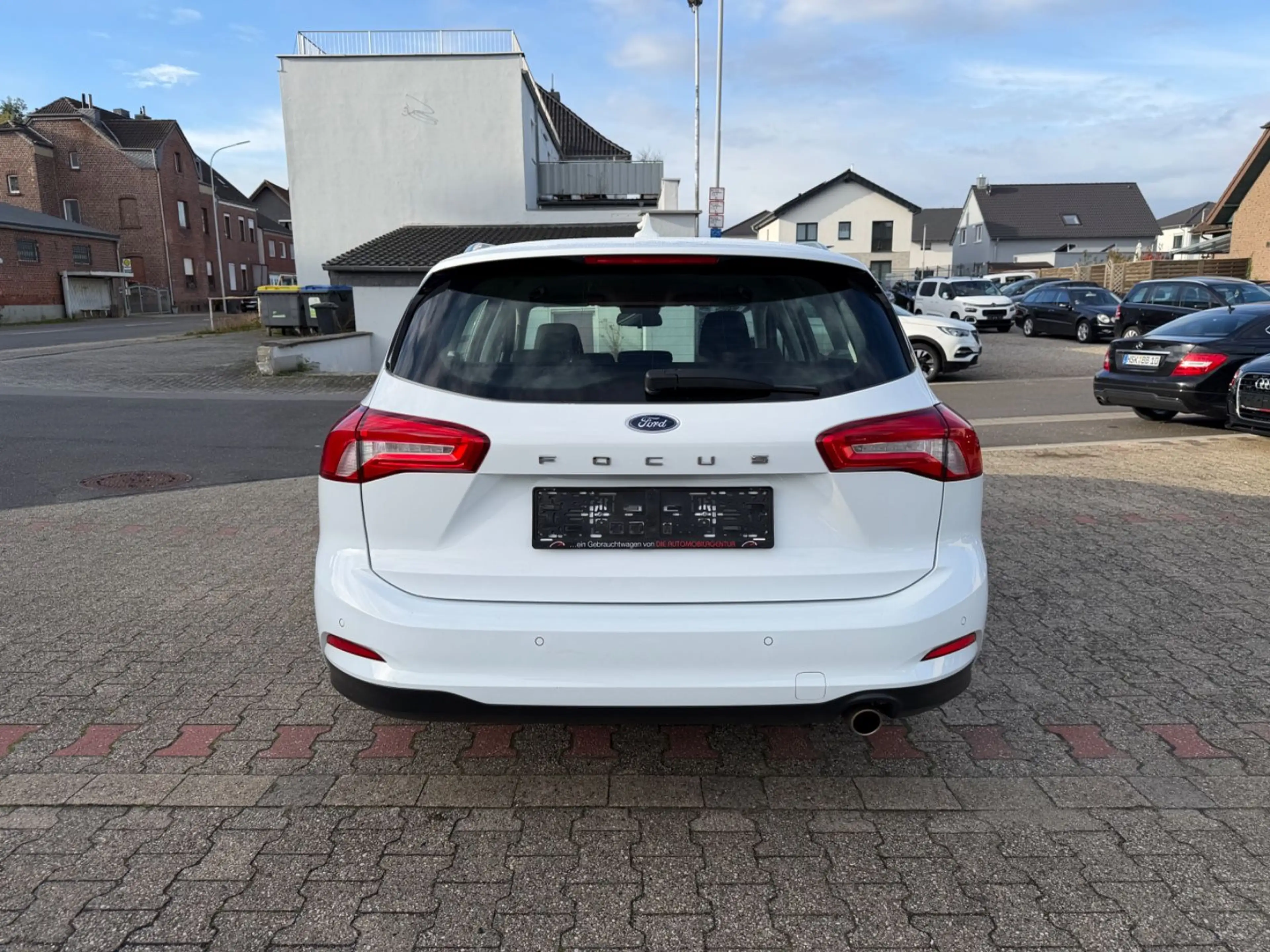 Ford Focus Cool & Connect AUTOMATIK NAVI LED PDC — photo 6