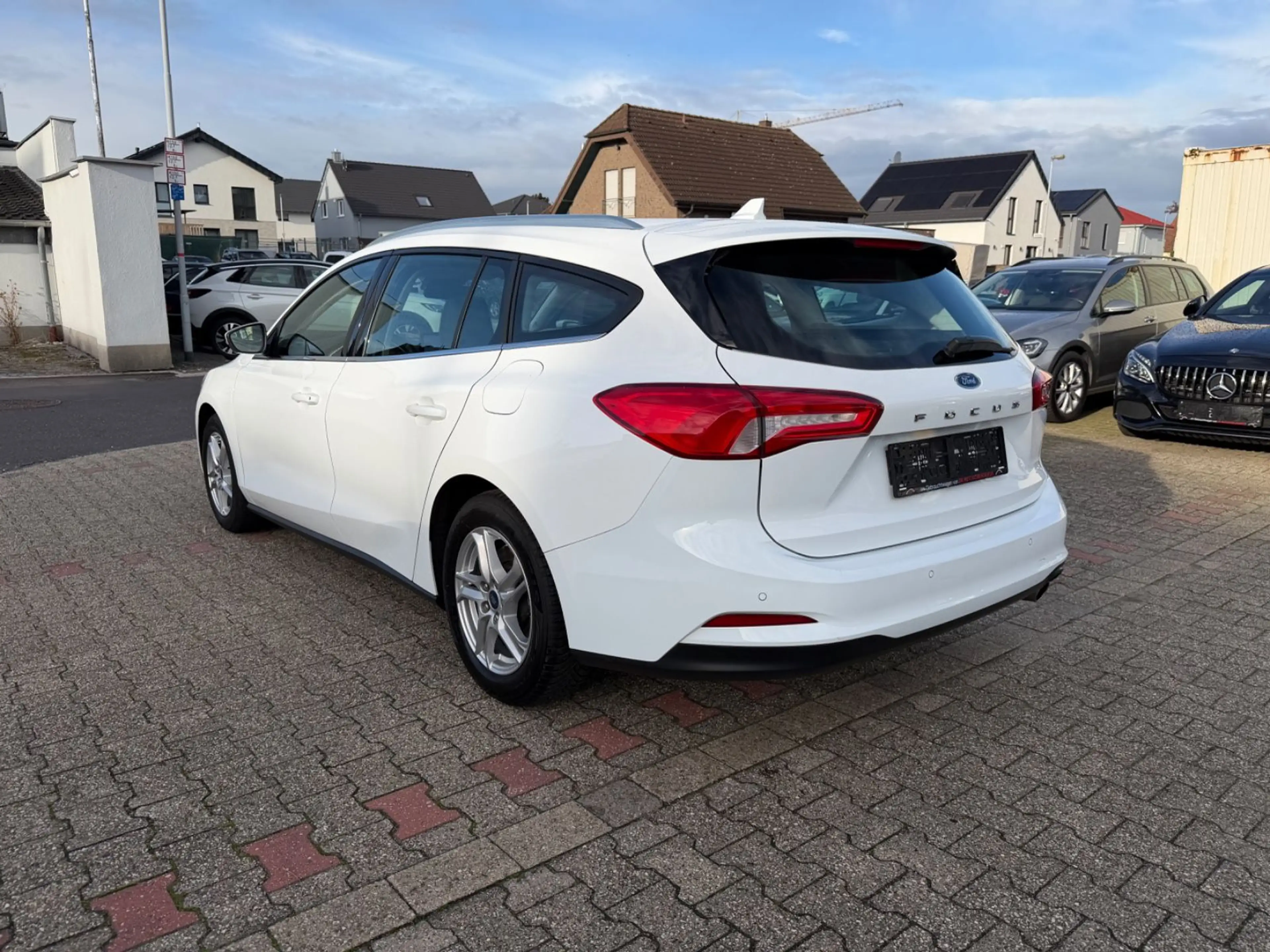 Ford Focus Cool & Connect AUTOMATIK NAVI LED PDC — photo 7