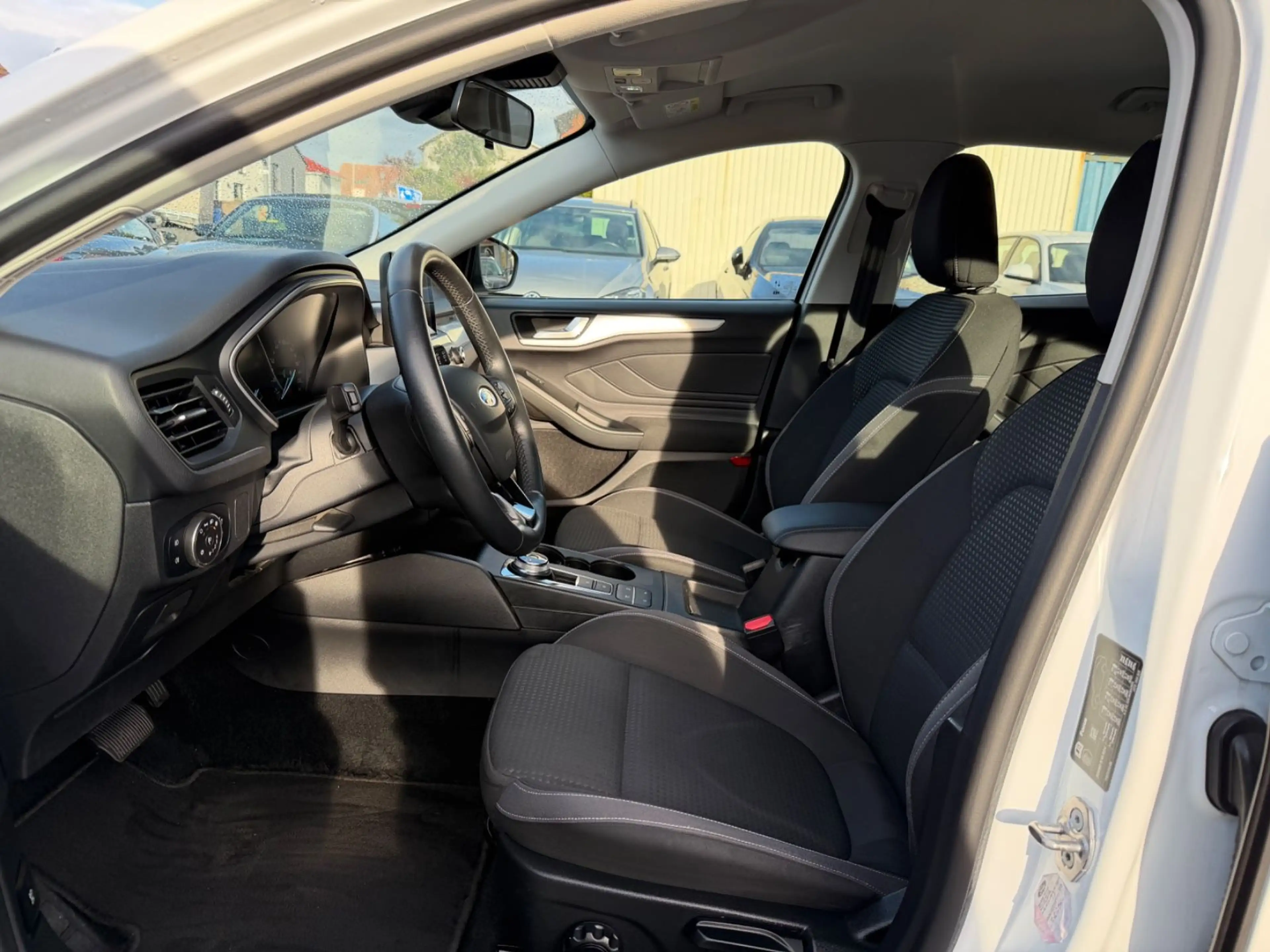 Ford Focus Cool & Connect AUTOMATIK NAVI LED PDC — photo 10