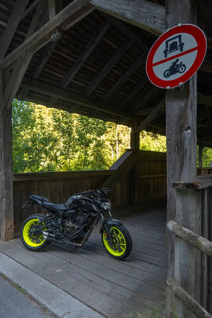 Yamaha MT-07 Schwarz - 1