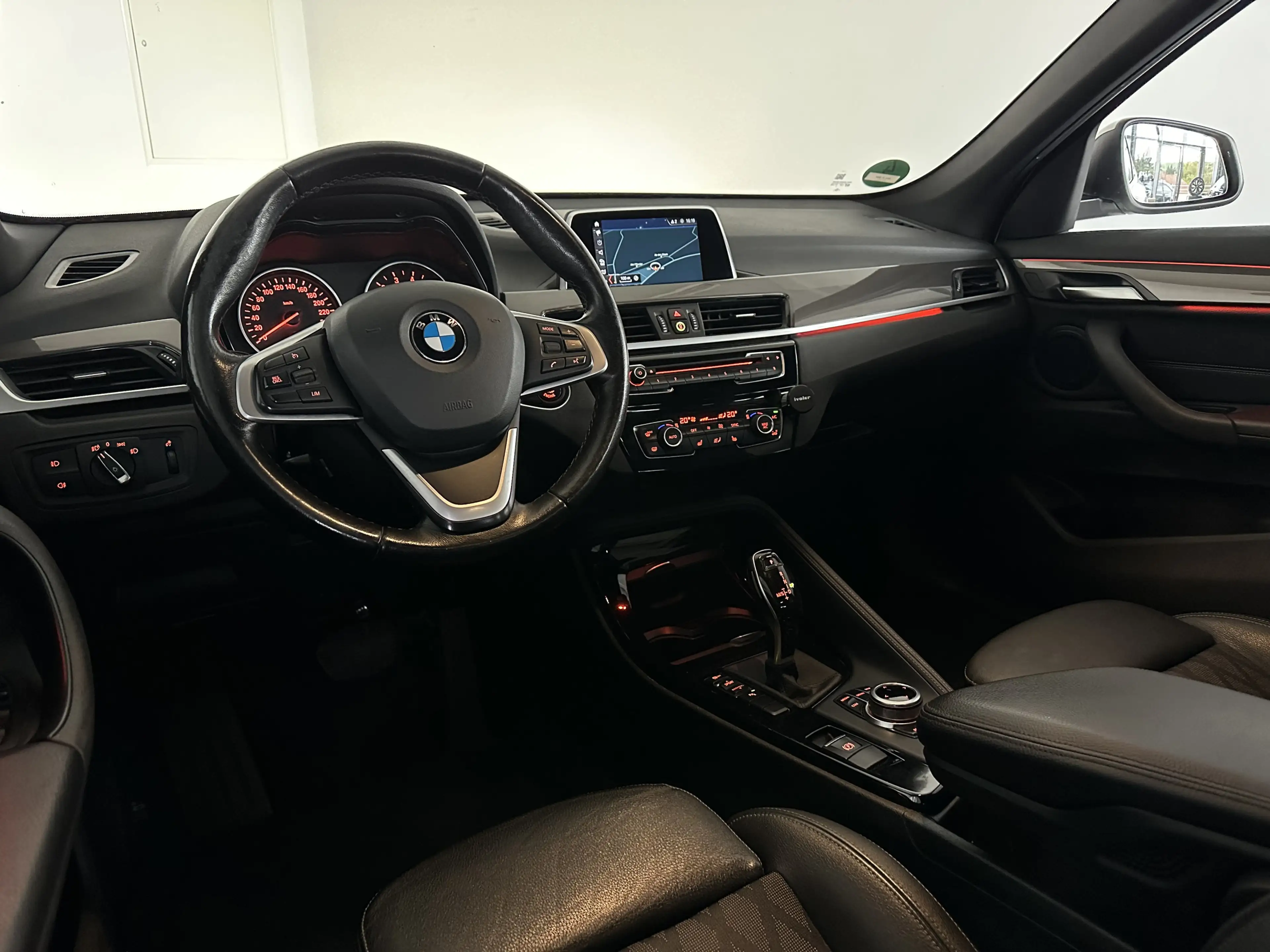 BMW X1 sDrive18i xLINE* LED* NAVI* PDC* SHZ* 18* LENKH — photo 11