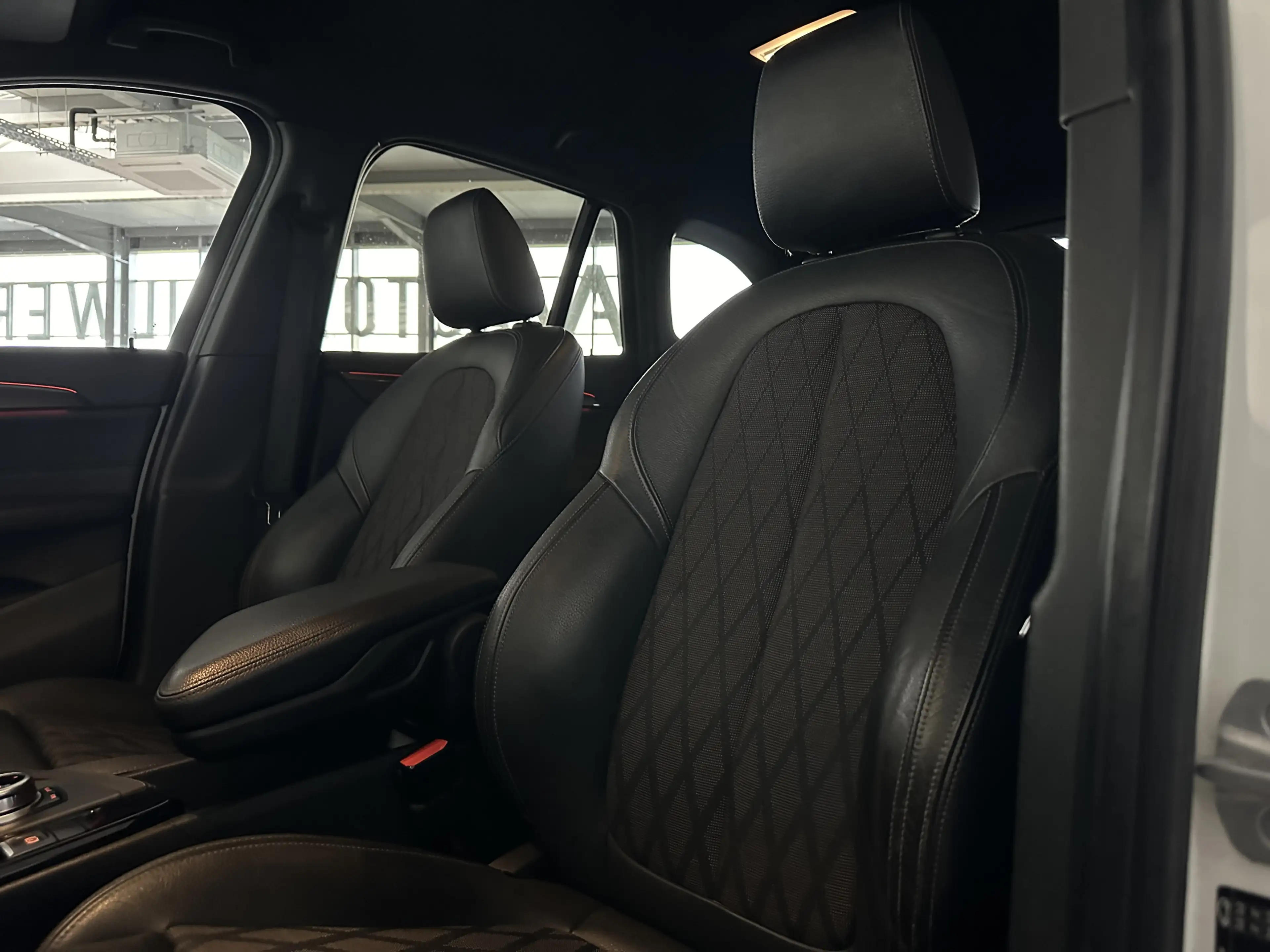 BMW X1 sDrive18i xLINE* LED* NAVI* PDC* SHZ* 18* LENKH — photo 12