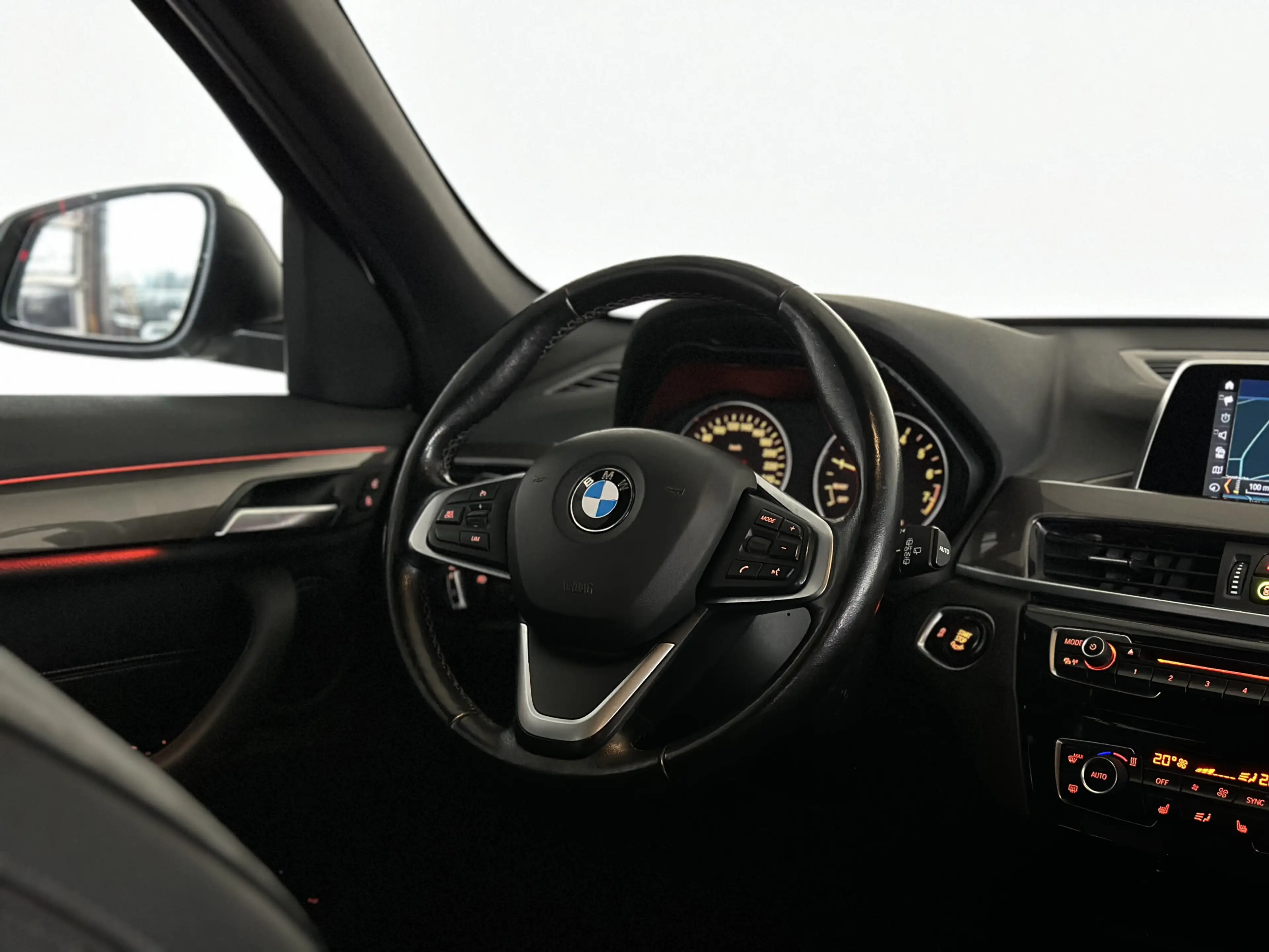 BMW X1 sDrive18i xLINE* LED* NAVI* PDC* SHZ* 18* LENKH — photo 13