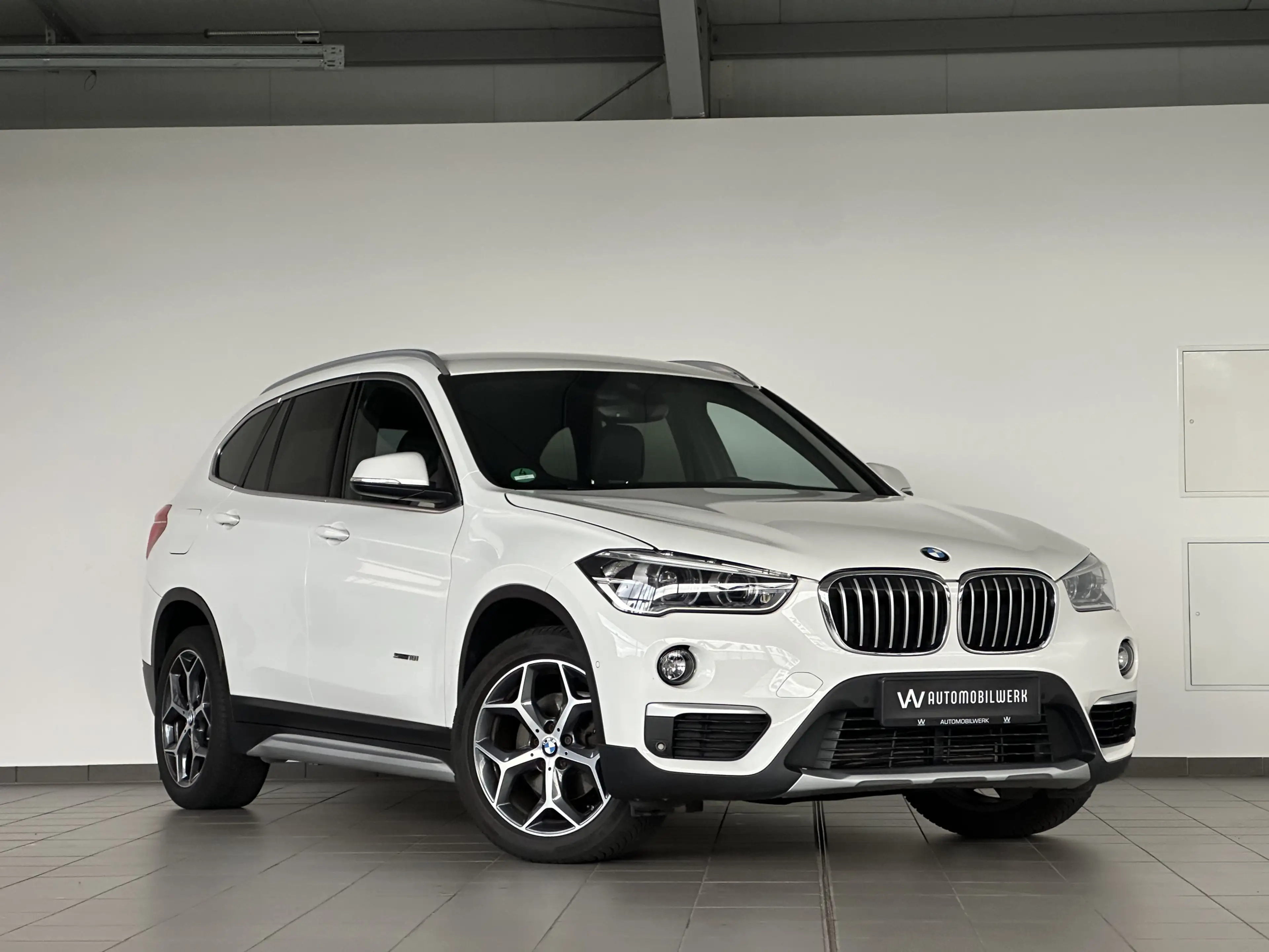 BMW X1 sDrive18i xLINE* LED* NAVI* PDC* SHZ* 18* LENKH — photo 3