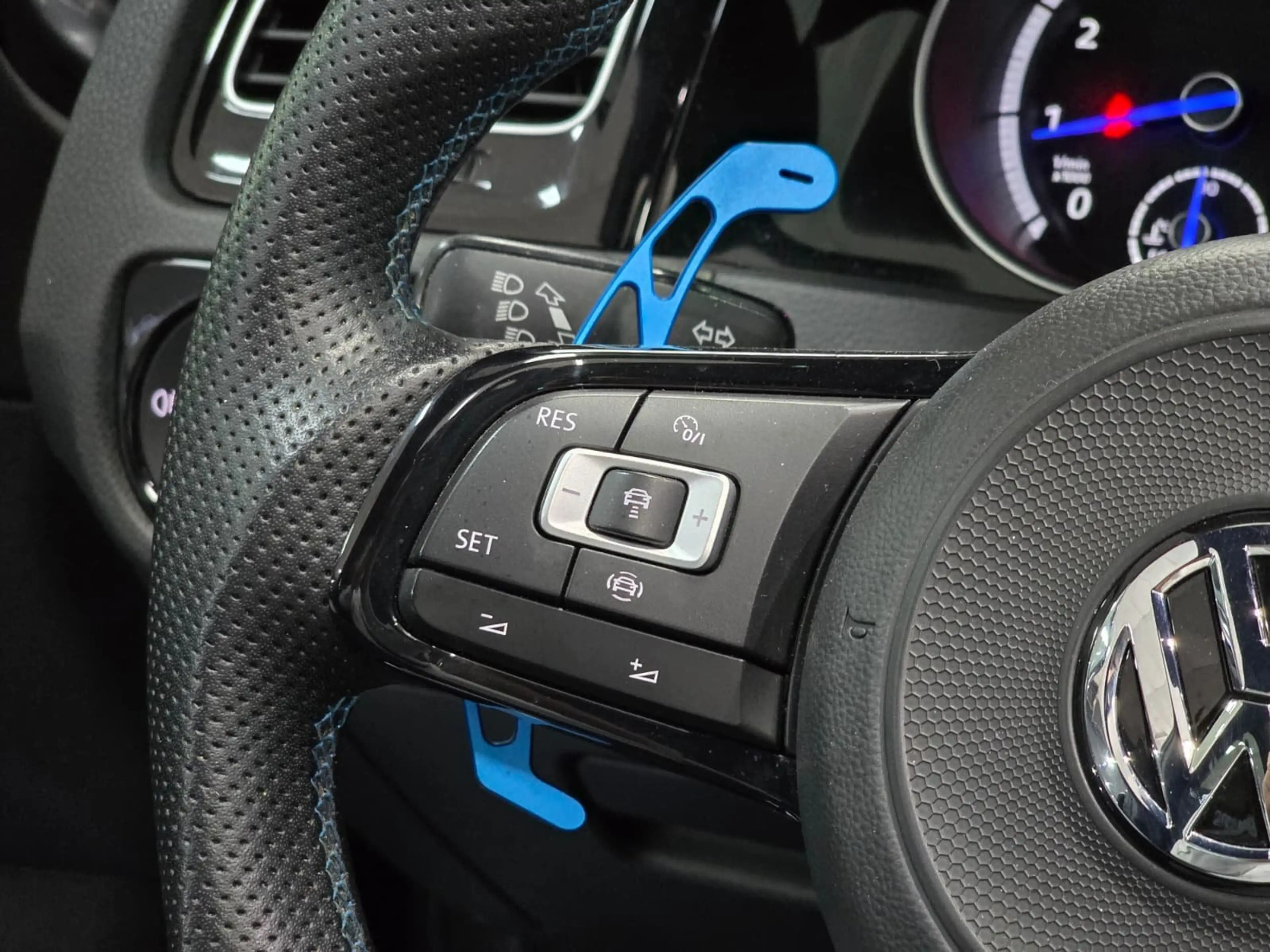Volkswagen Golf R 2.0 TSI MAXTON DESIGN / AKRAPOVIC / JA OZ RACING — photo 10