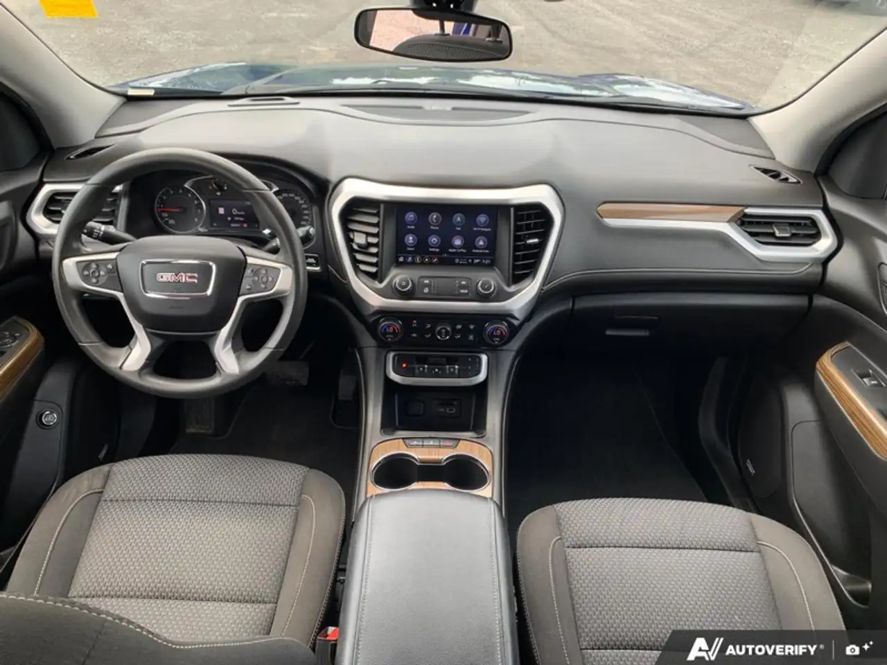 GMC Acadia снимка GMC Acadia