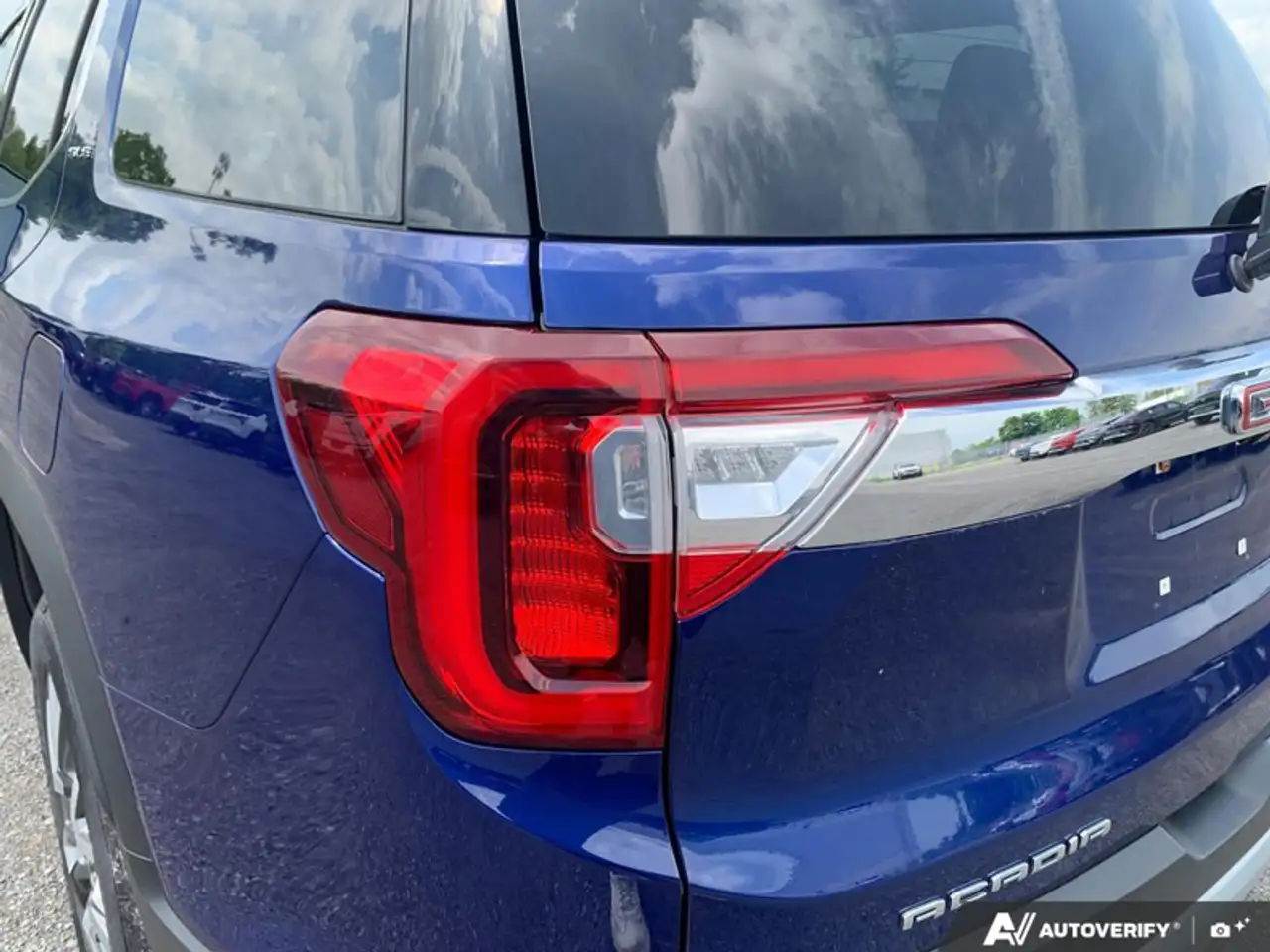 GMC Acadia снимка GMC Acadia