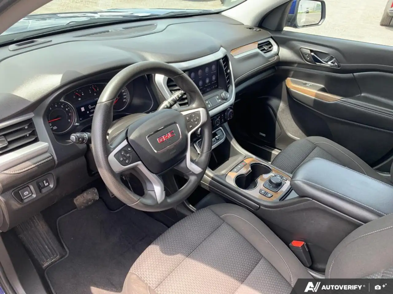 GMC Acadia снимка GMC Acadia
