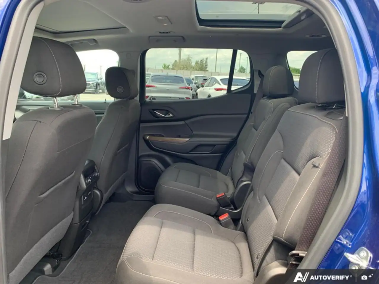 GMC Acadia снимка GMC Acadia