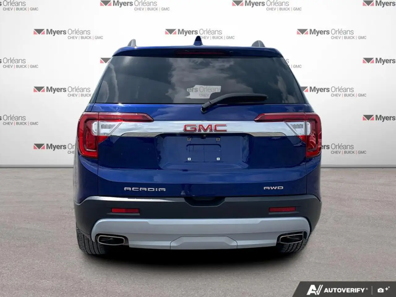 GMC Acadia снимка GMC Acadia