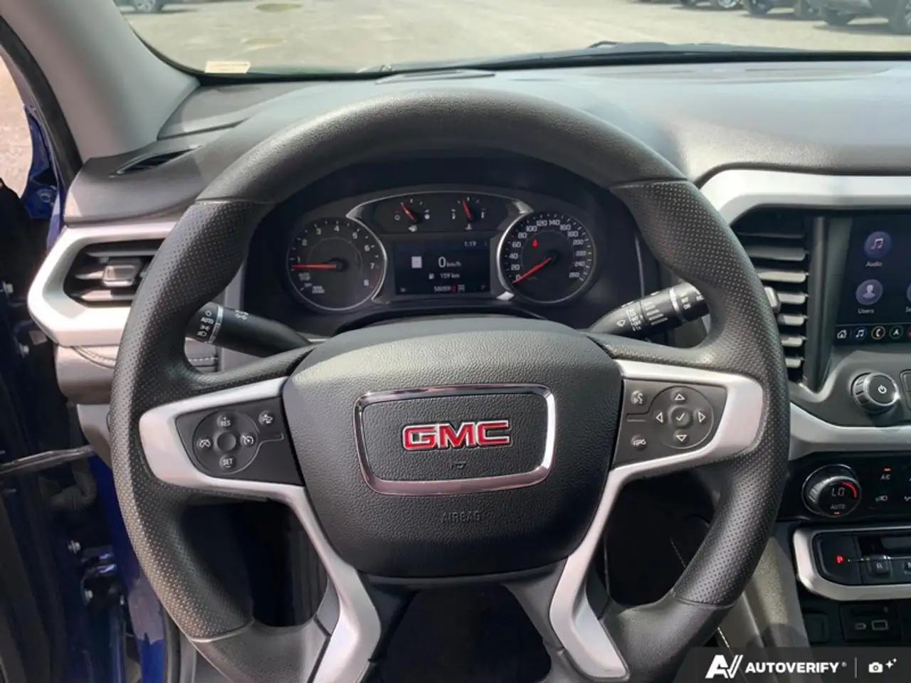 GMC Acadia снимка GMC Acadia