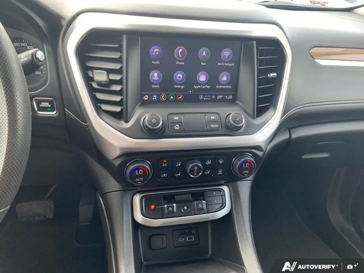 GMC Acadia снимка GMC Acadia