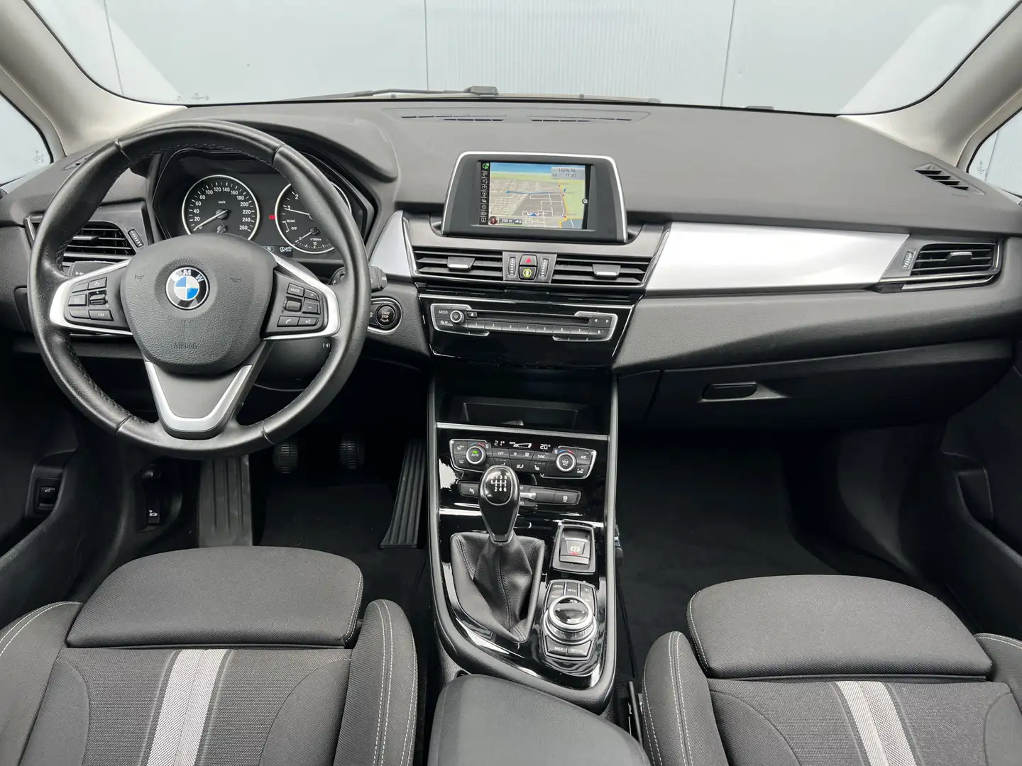 BMW 216 2-serie Active Tourer 216i Centennial High Executi Zwart - 2