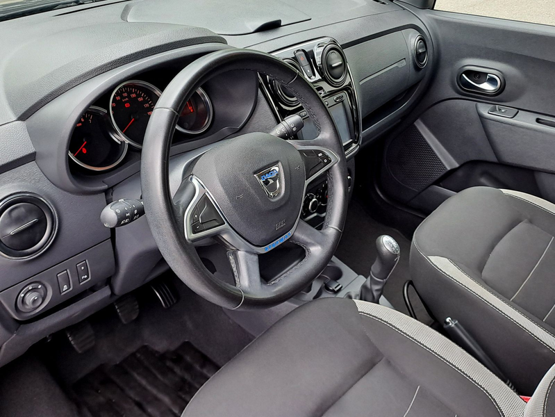 Dacia Lodgy TCe 115 Stepway (7 Sitze, AHZV, 1. Hand) — photo 8