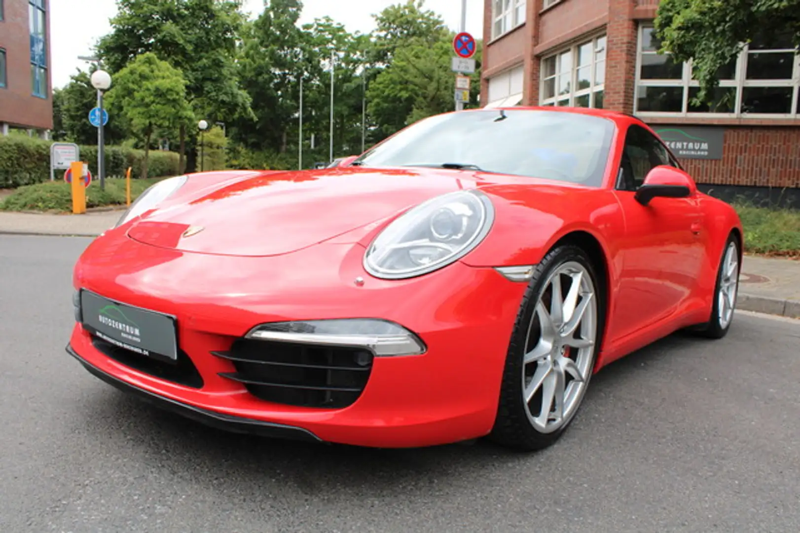 Porsche 991 Carrera S PDK Burmester/Chrono/Klappe/18-Weg Rot - 2