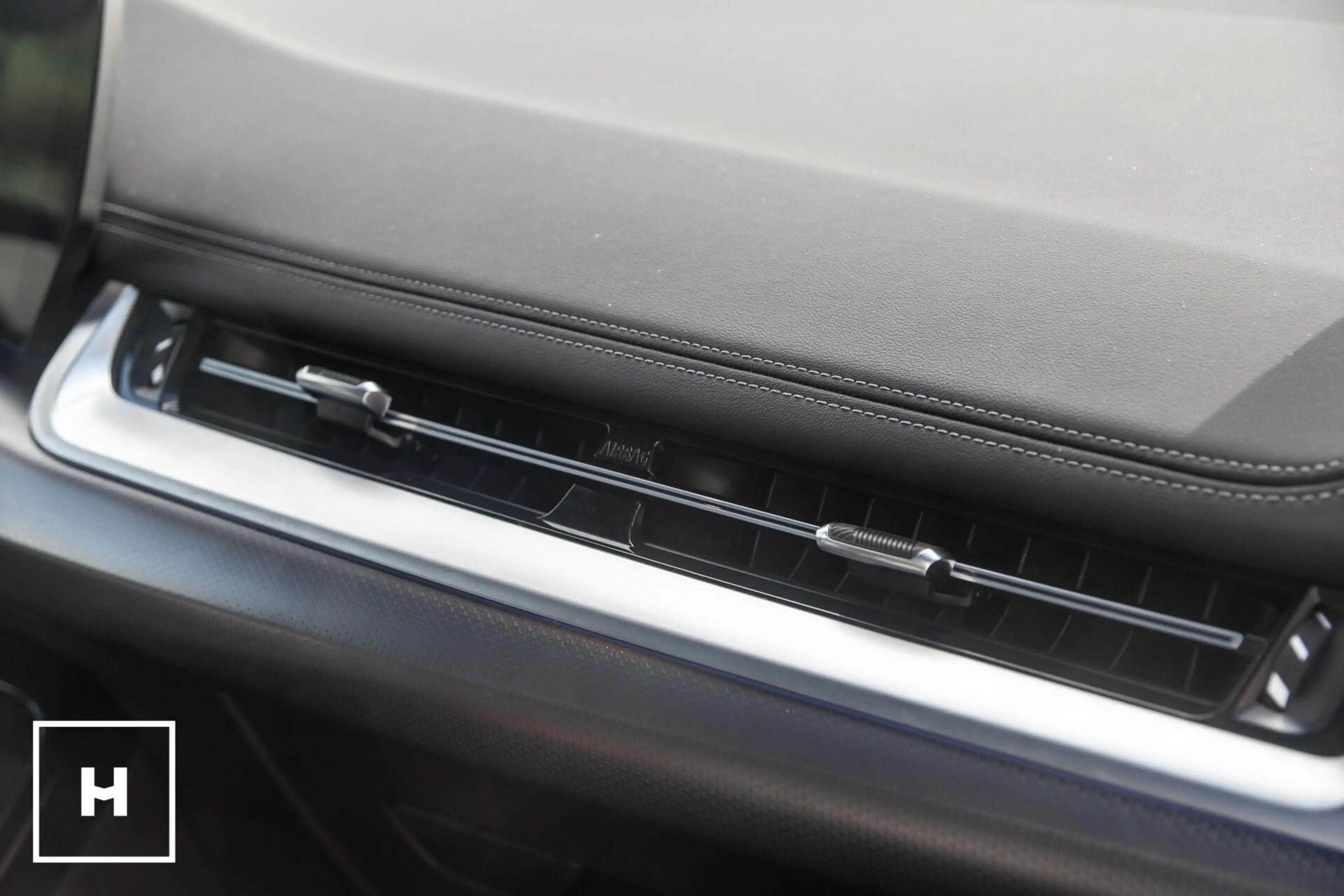 BMW 225 2-serie Active Tourer 225e xDrive M-Sport | Pano | — photo 31