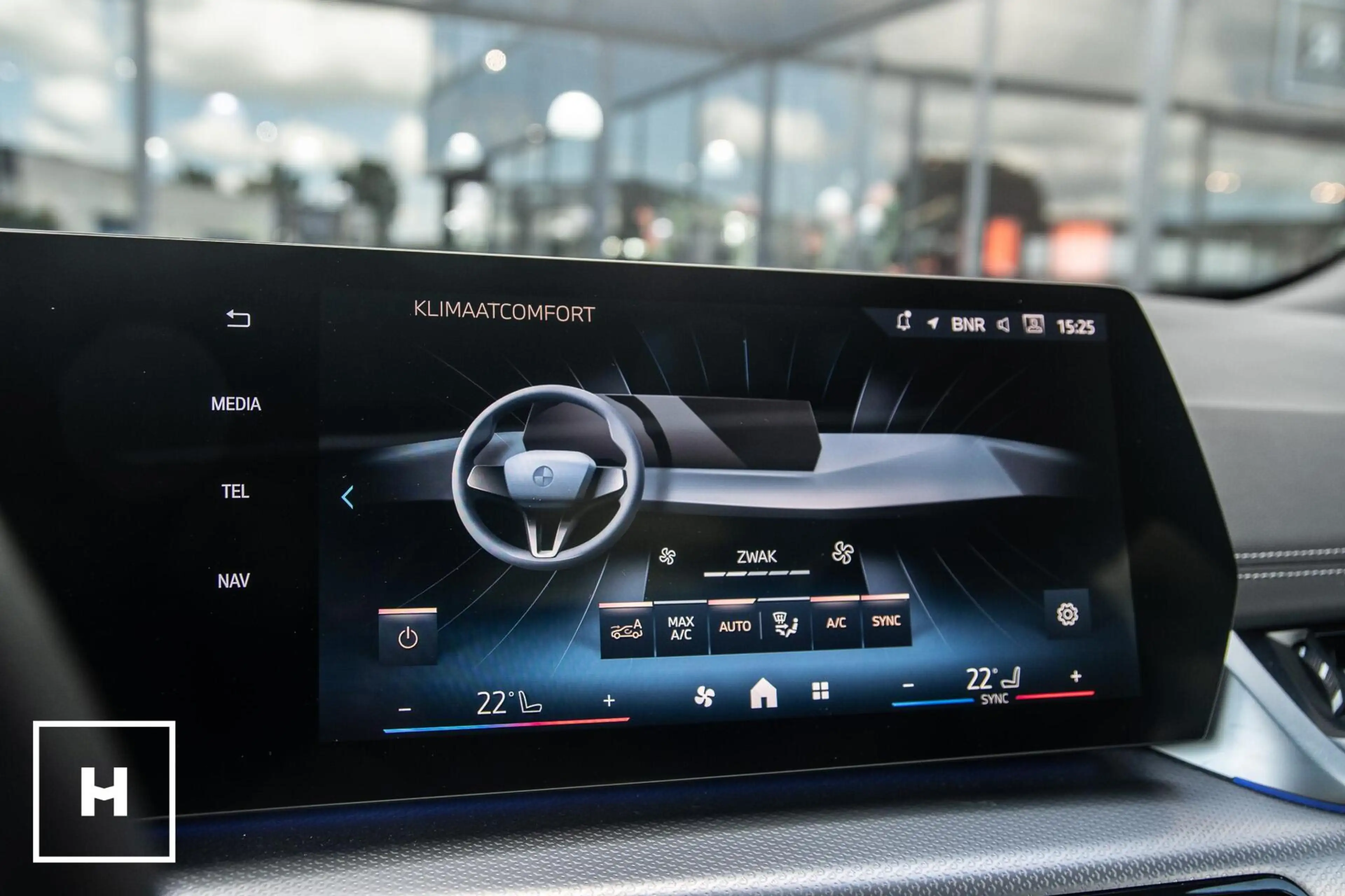 BMW 225 2-serie Active Tourer 225e xDrive M-Sport | Pano | — photo 37