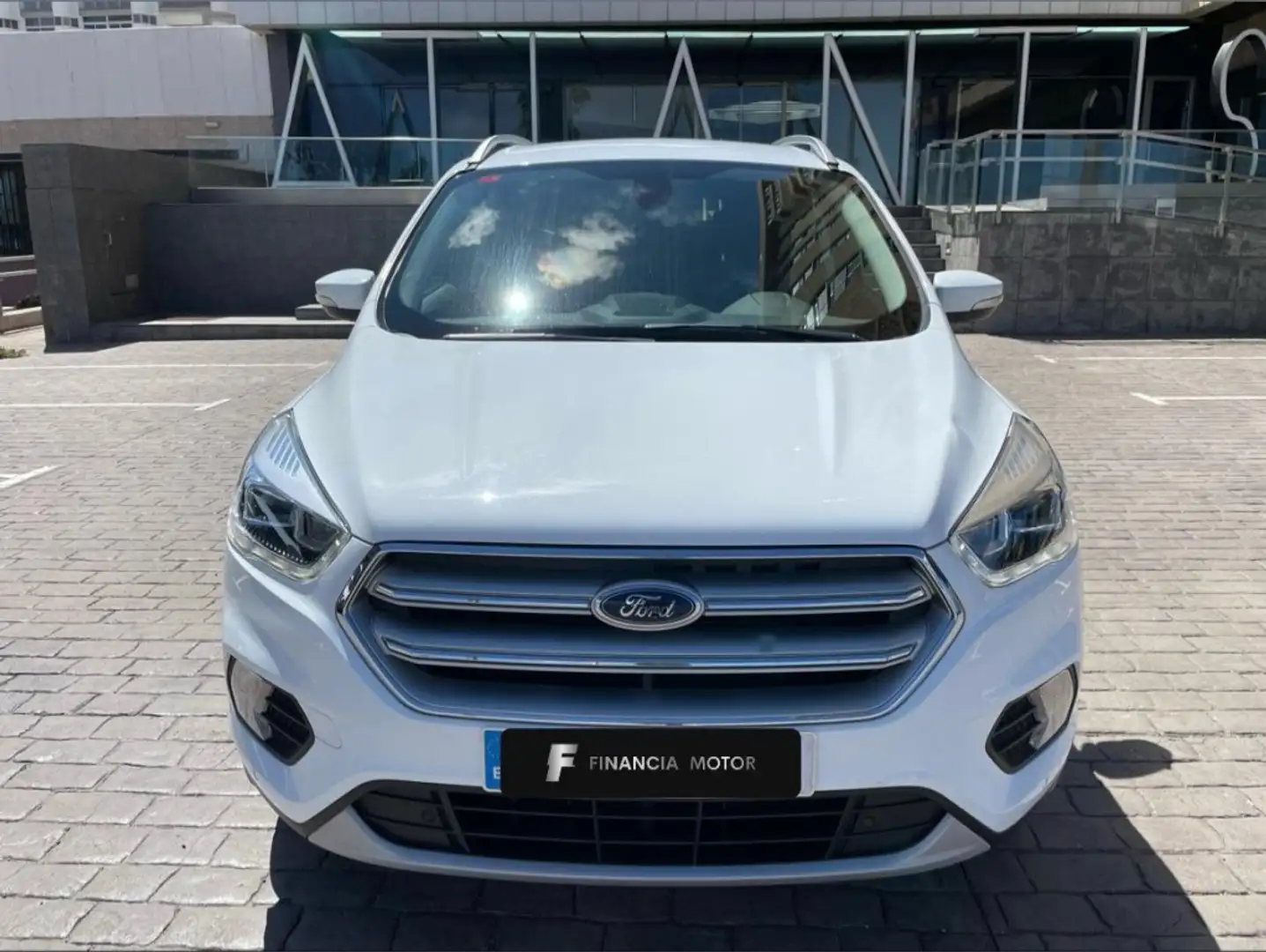 Ford Kuga 1.5TDCi Auto S&S Trend 4x2 120 Wit - 2