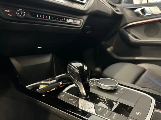BMW 1 Series view 13