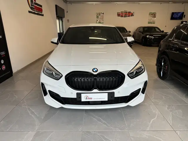 BMW 1 Series view 2