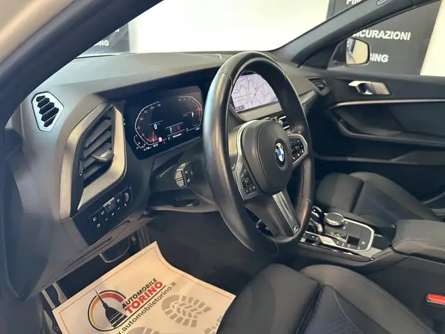 BMW 1 Series view 11