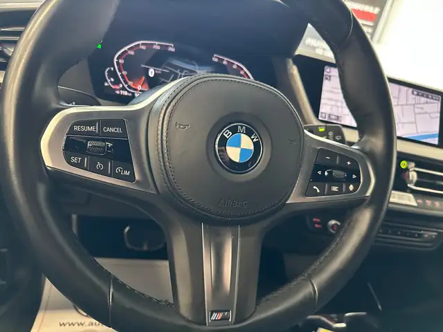 BMW 1 Series view 16