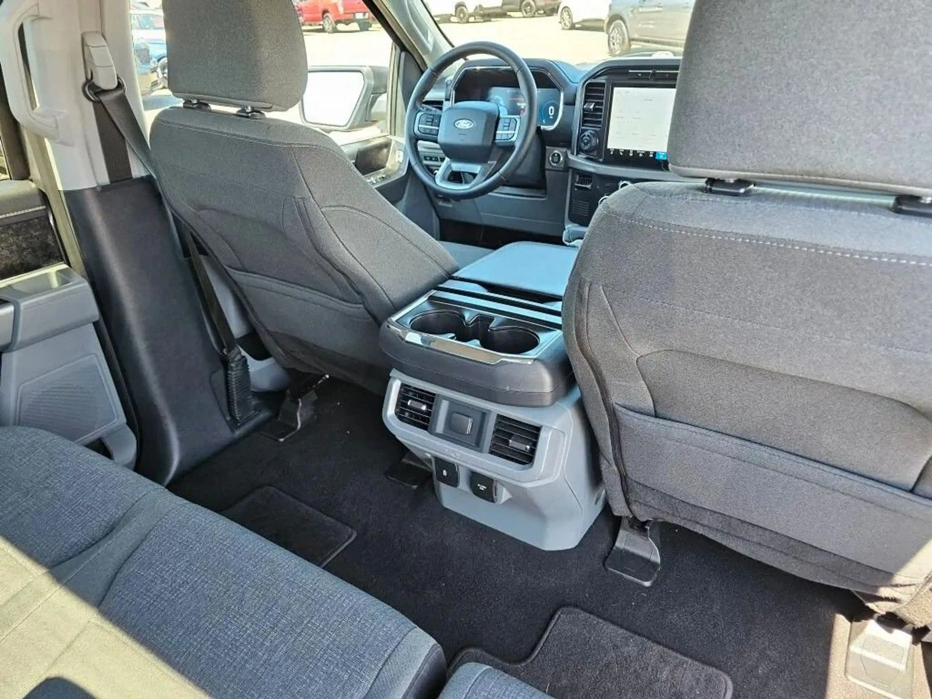 Ford F 150 Lightning XLT 2024 graumet im Vorlauf +11 — photo 9