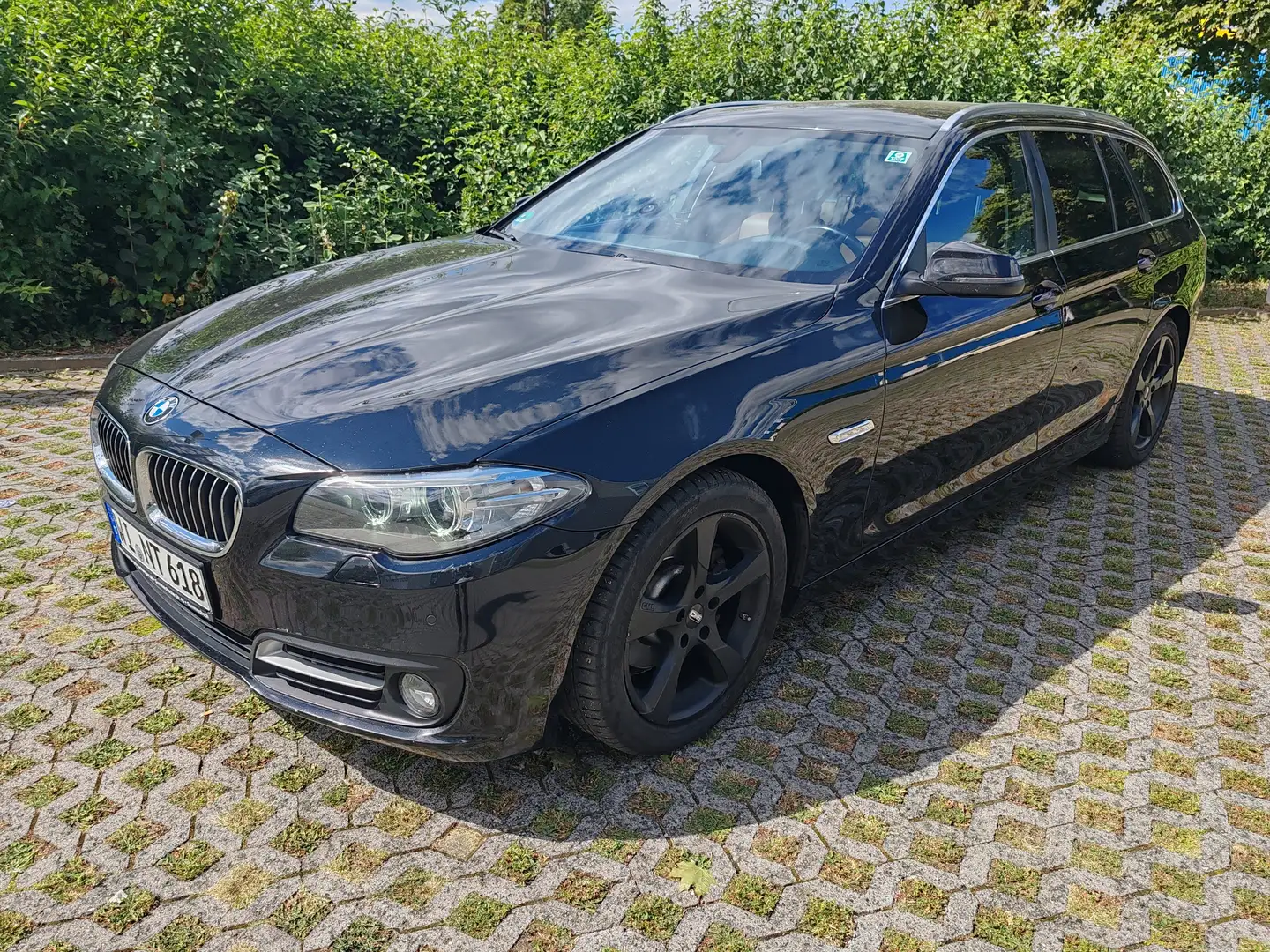 BMW 520 520d Schwarz - 1