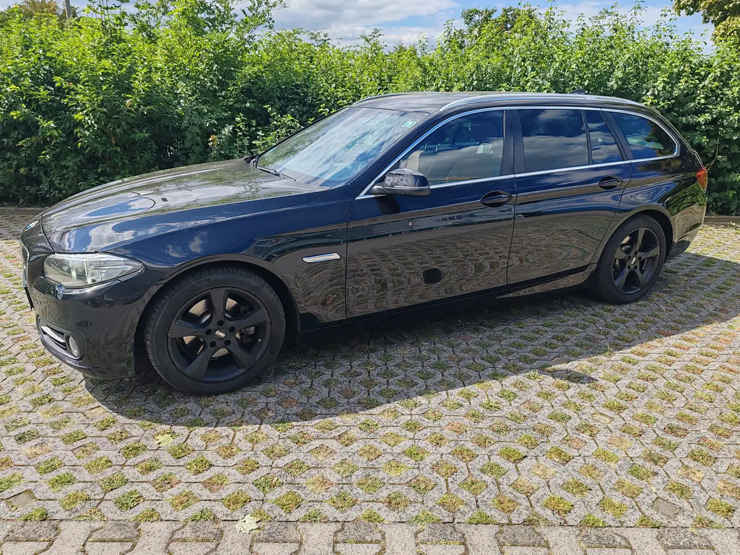 BMW 520 520d Schwarz - 2