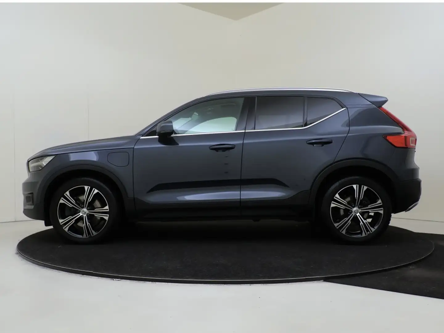 Volvo XC40 1.5 T4 Rech Insc. Expr. | Stoel-/Stuurverwarming | Blauw - 2